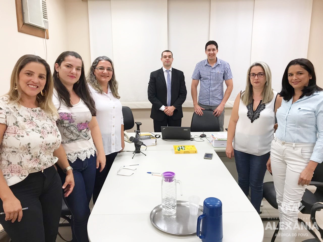 Equipe do CREAS apresenta projeto de parceria contra a violência doméstica
