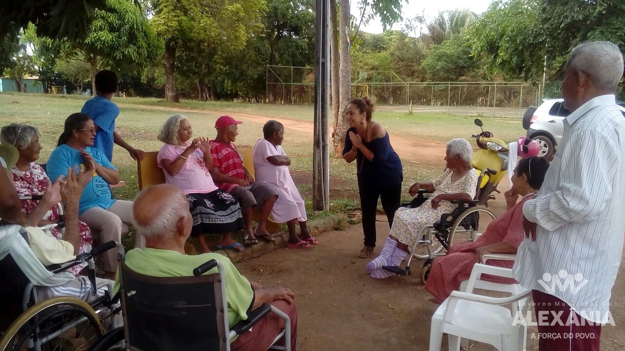 Projetos de interação no Abrigo dos Idosos