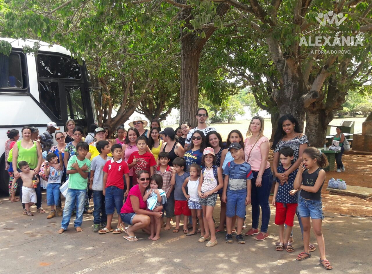 Alunos do CAIS visitando o Zoológico de Brasília