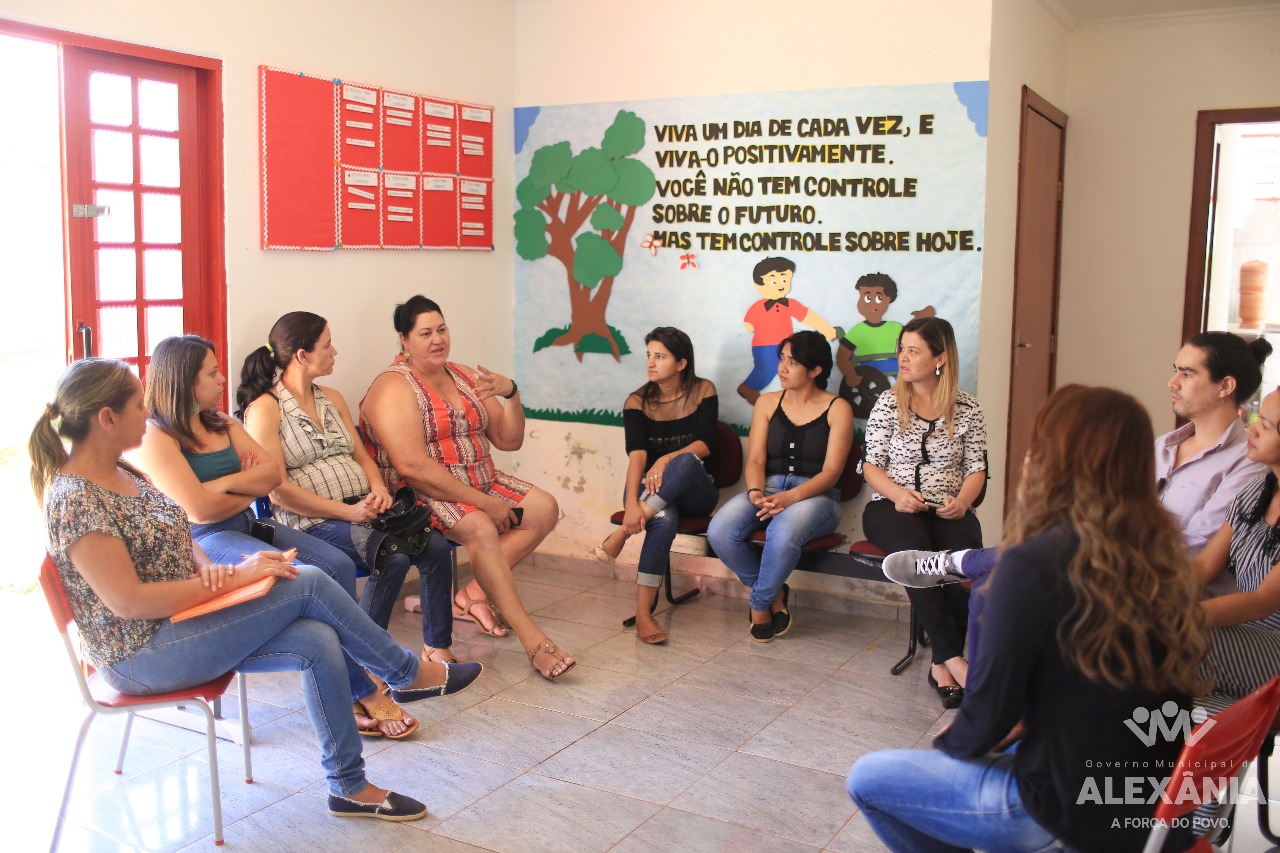 CAIS recebe palestrante para falar sobre o autismo
