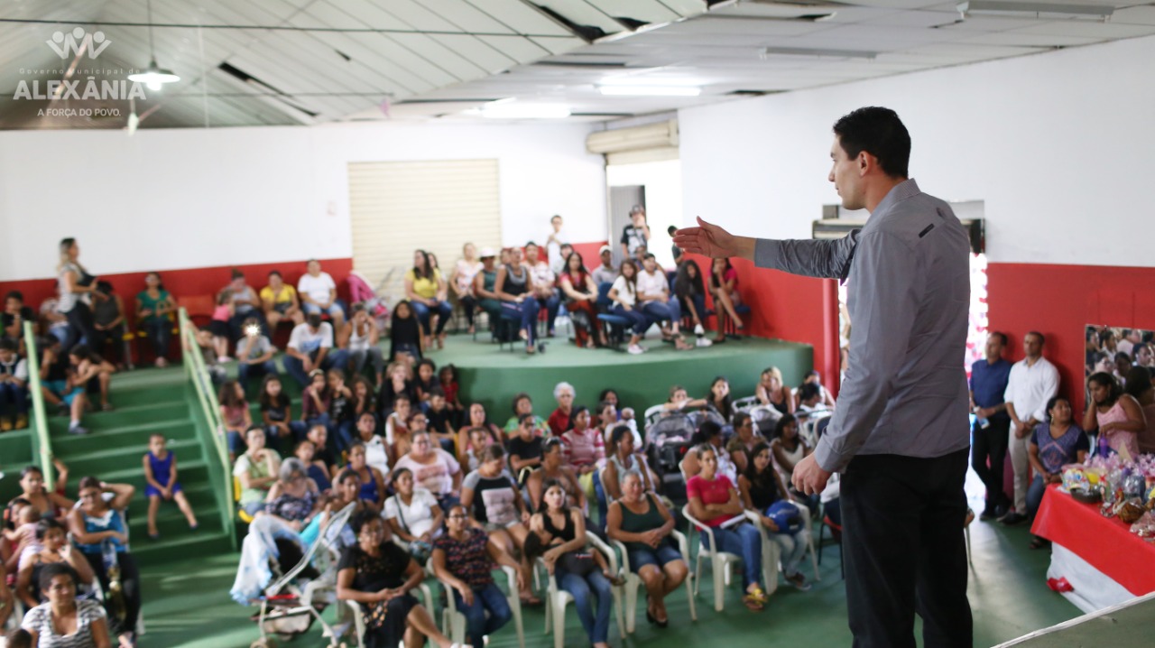 O Dia das Mães está chegando e ontem foi o dia de comemoração no CRAS
