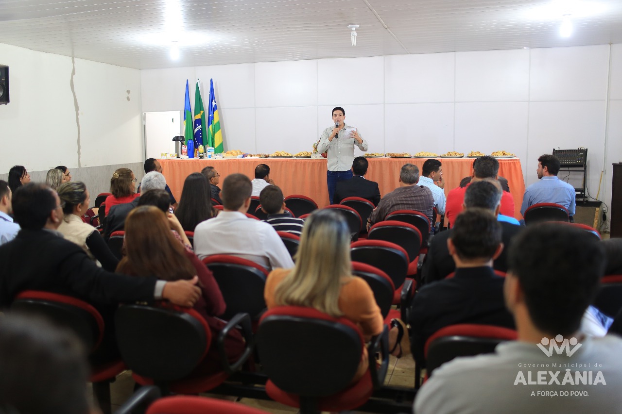 Governo comemora junto a pastores o Dia do Evangélico