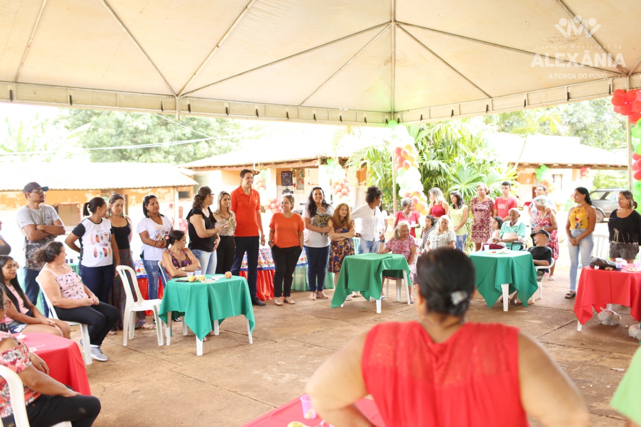 Confraternização com os idosos do Lar dos Bem Vividos