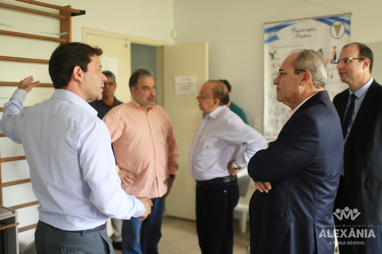 Universidade realiza visita a unidades de saúde